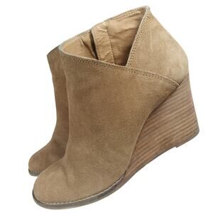 LUCKY BRAND! FAWN BEIGE/TAN GENUINE SUEDE LEATHER STACKED HEEL ANKLE BOOTS! 8M